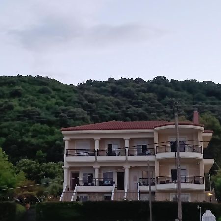 Perdikis Apartments - Paliouria Kókkinon Nerón エクステリア 写真