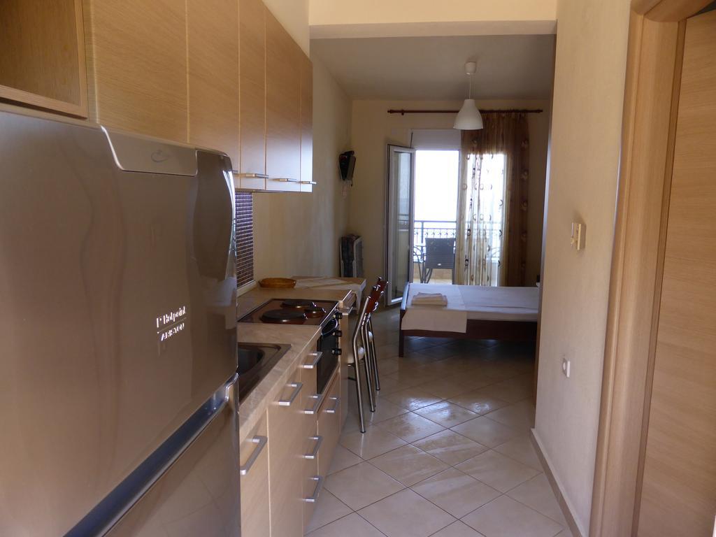 Perdikis Apartments - Paliouria Kókkinon Nerón エクステリア 写真