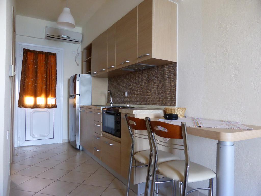 Perdikis Apartments - Paliouria Kókkinon Nerón エクステリア 写真
